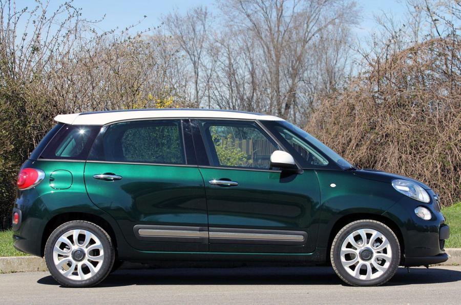  Fiat 500L 2014 года  (фото 26 из 138)